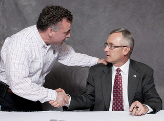 Illustration for article titled Many Special People Excitedly Posed For Pictures With Jim Tressel Last Week